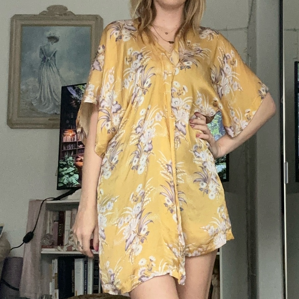 ☀️🌼 Vitamin A Yellow Floral Kimono Cardigan – One Size 🌼☀️ - Picture 5 of 7